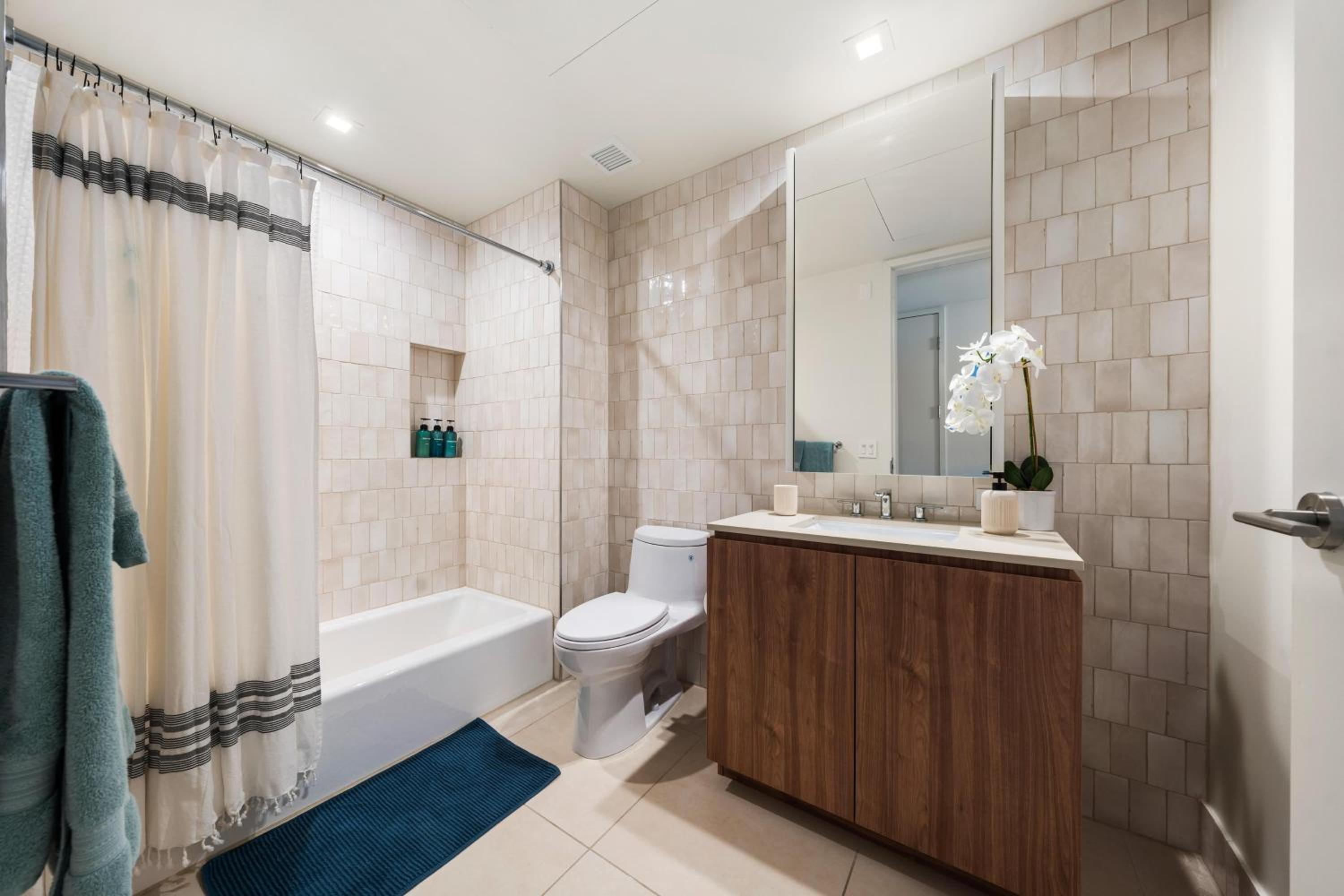 The Sapphire Nest - Spectacular Rooftop Amenities Ocean views 2BR