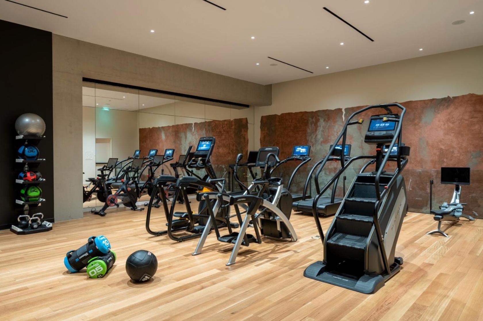 The Sapphire Nest - Spectacular Rooftop Amenities Ocean views 2BR