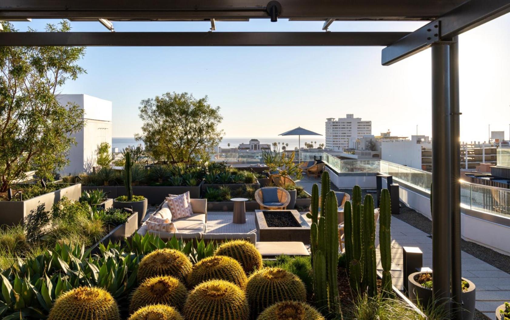 The Sapphire Nest - Spectacular Rooftop Amenities Ocean views 2BR
