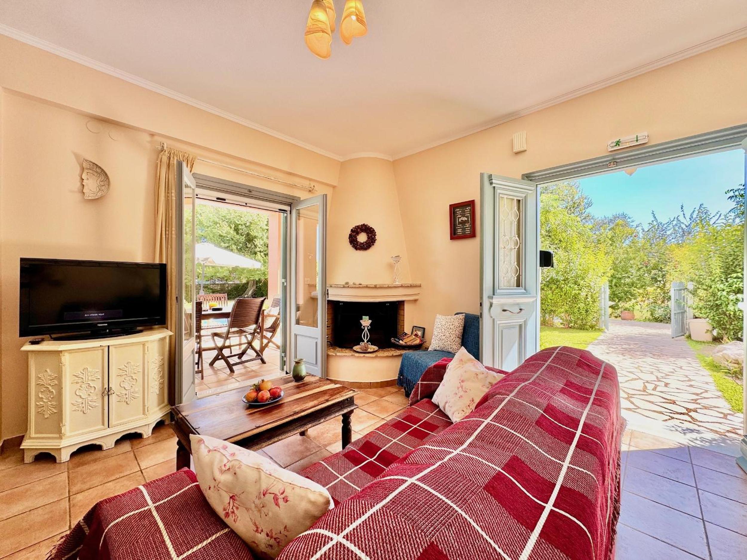 Beach Villa Simeoni with private pool by DadoVillas
