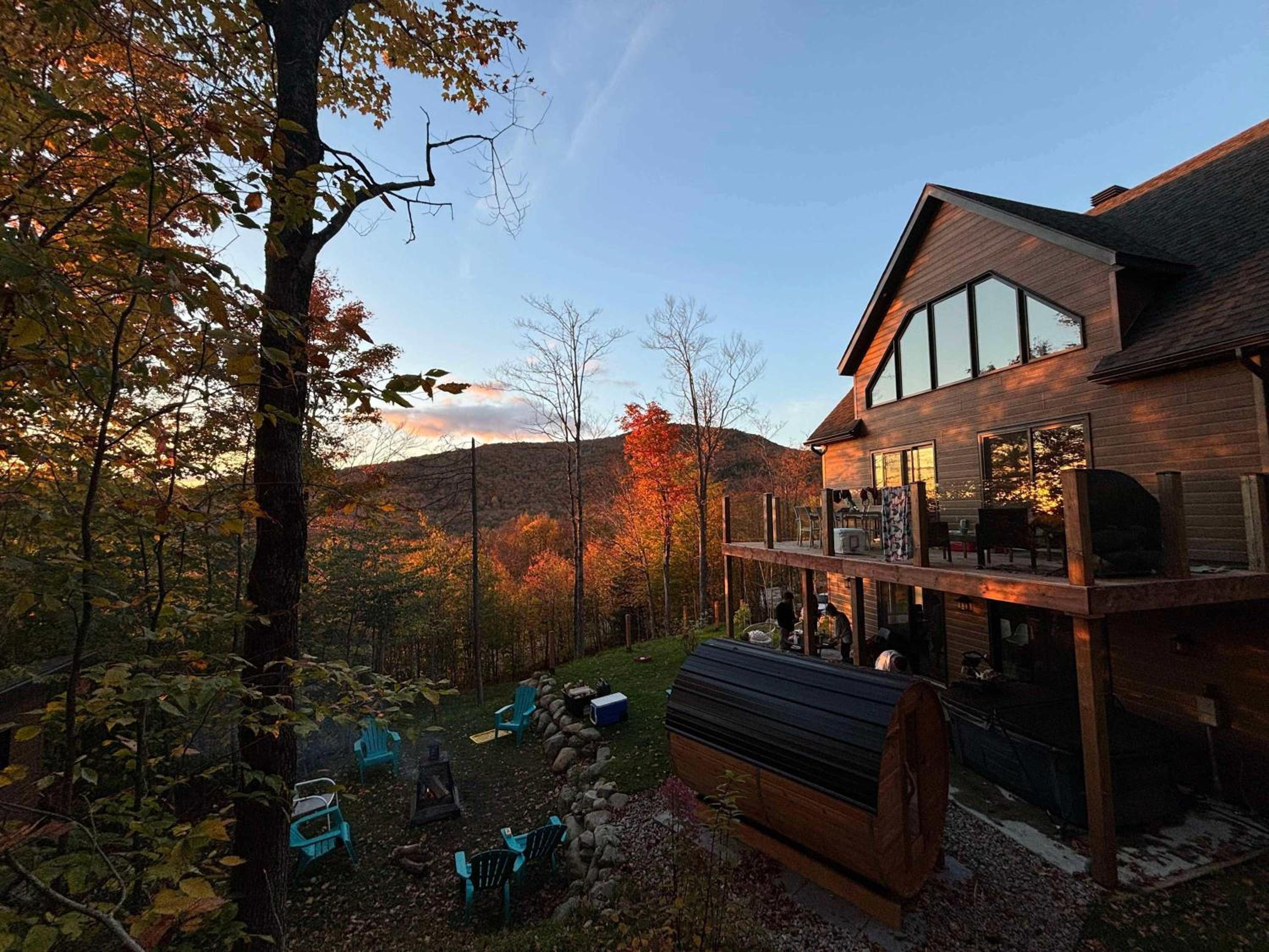 Le Montagnia escape to Tremblant with hot tub