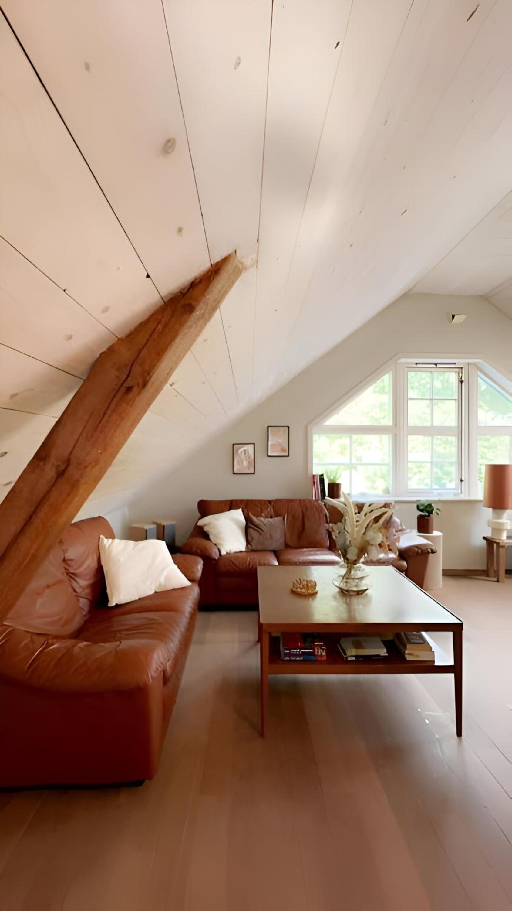 Charming apartment by the sea