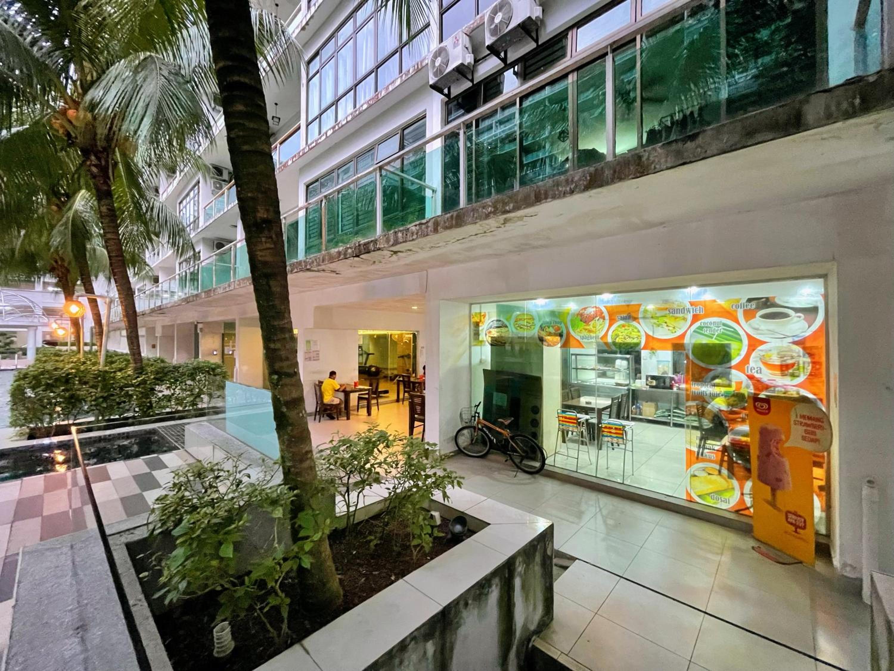 Couple Studio at Mount Austin Near Toppen Ikea Aeon