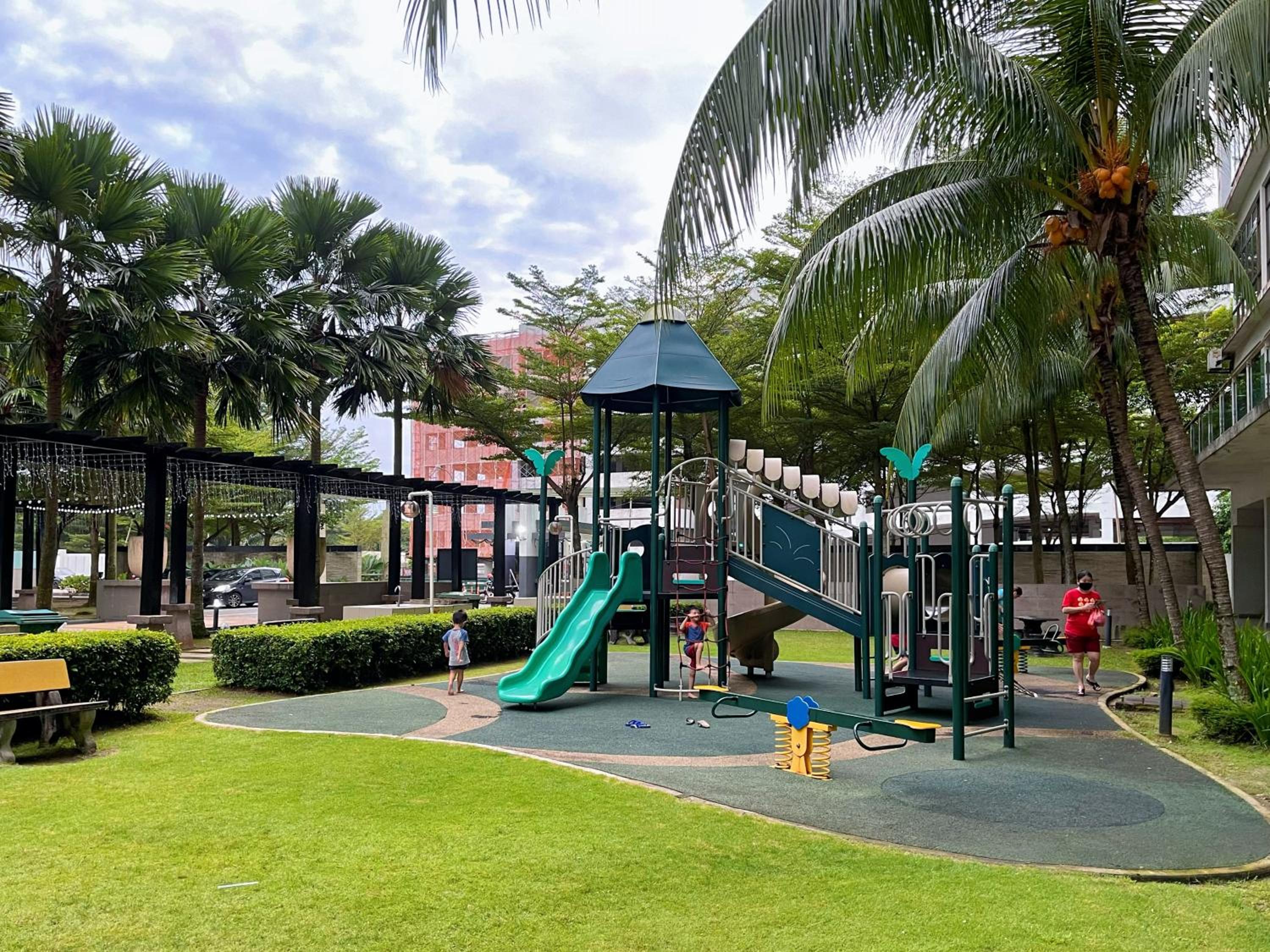 Couple Studio at Mount Austin Near Toppen Ikea Aeon