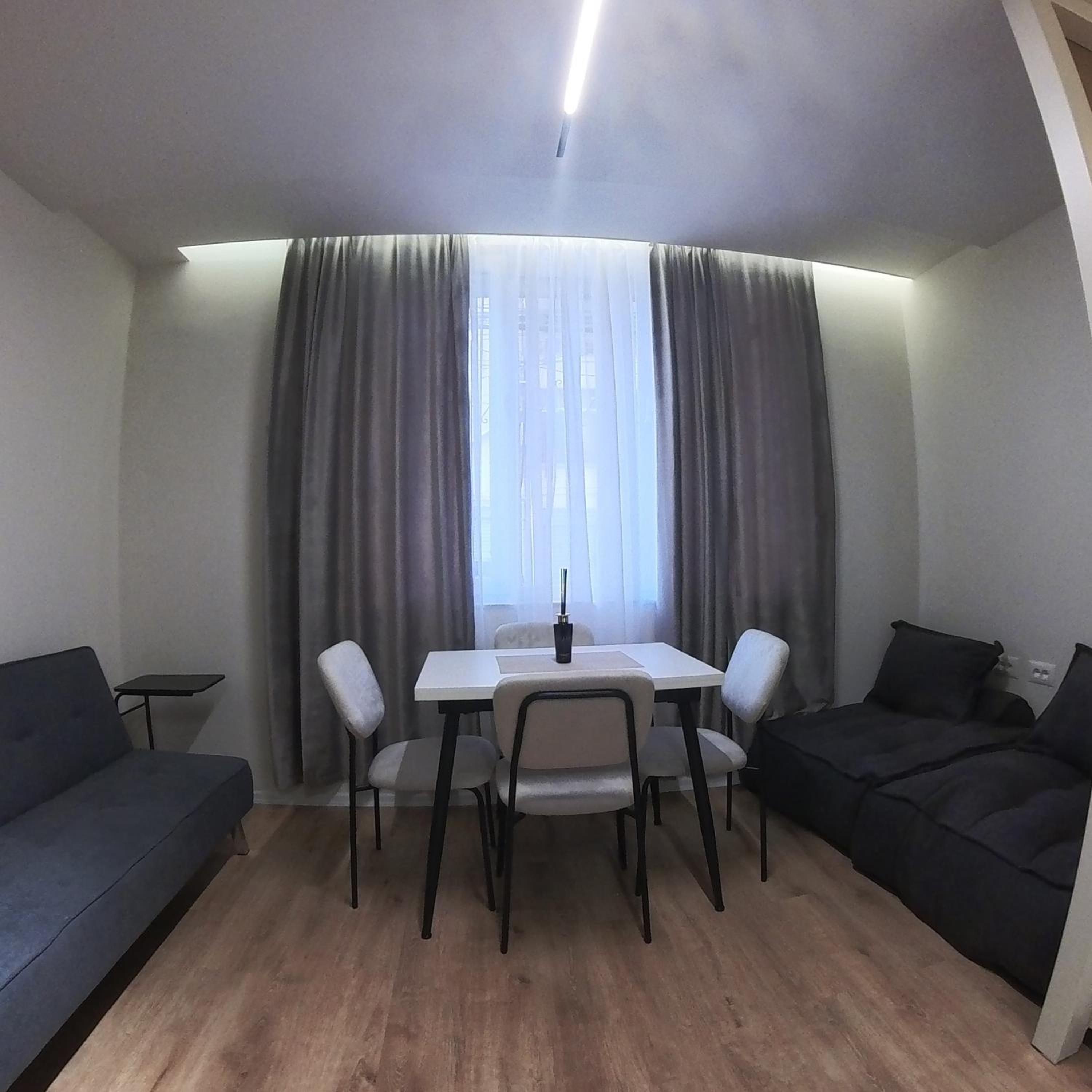 Serenitas Apartments & Hostel