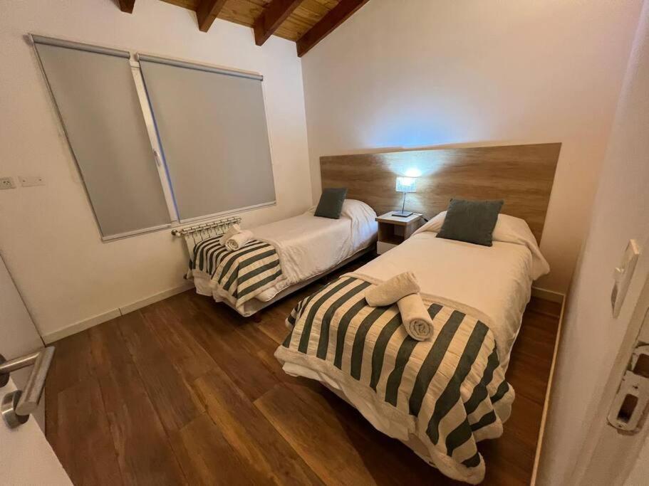 Moderno Departamento con vista al lago y montañas