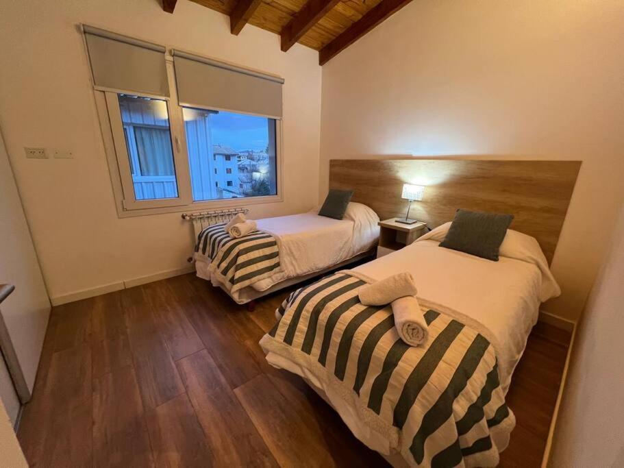 Moderno Departamento con vista al lago y montañas