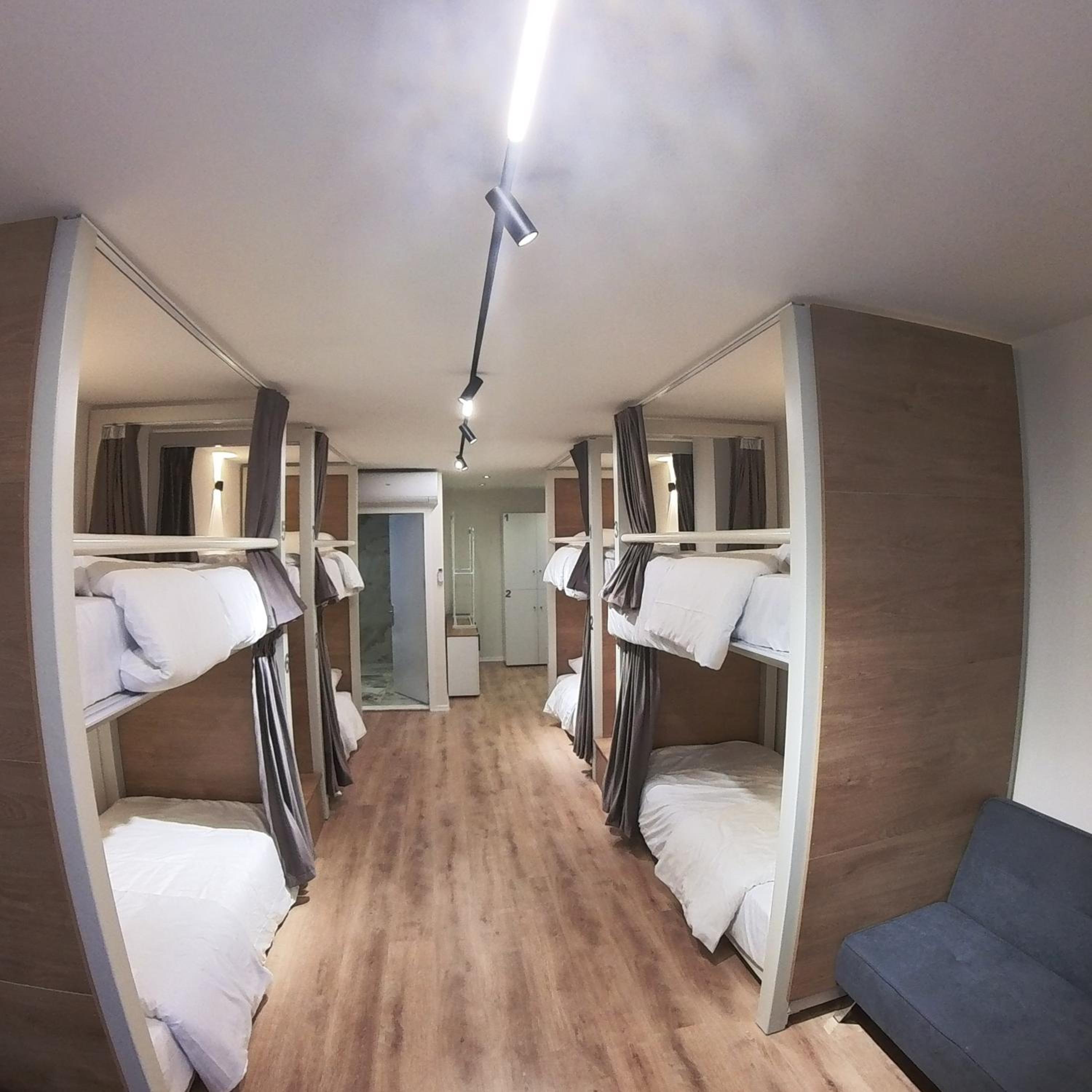 Serenitas Apartments & Hostel