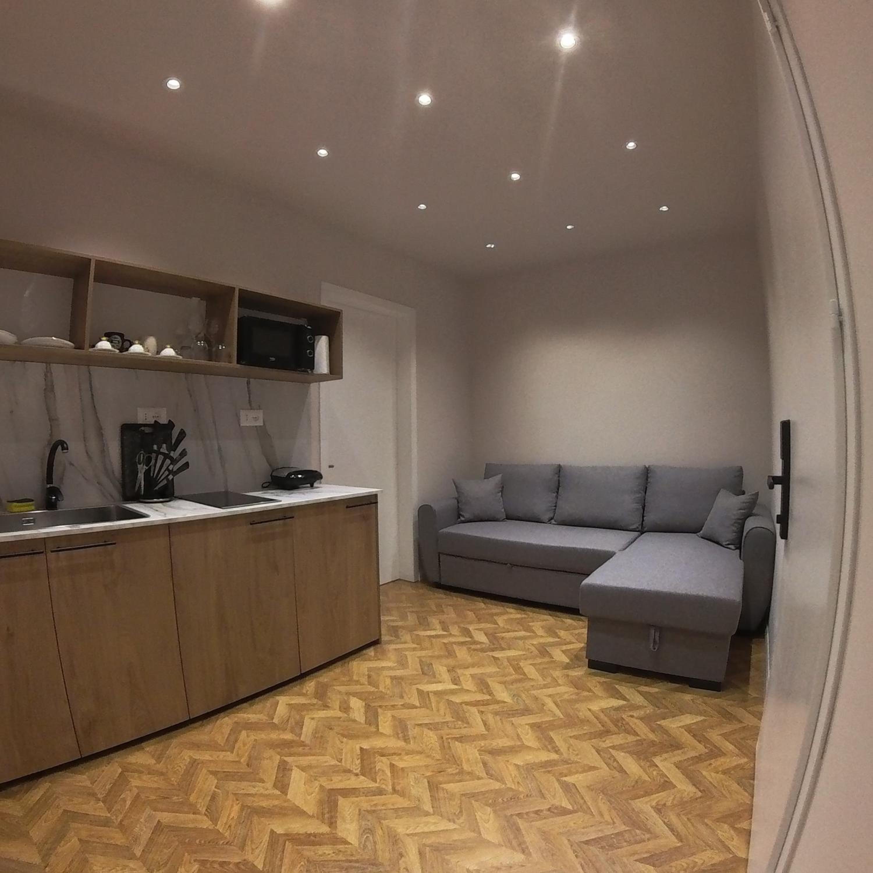Serenitas Apartments & Hostel