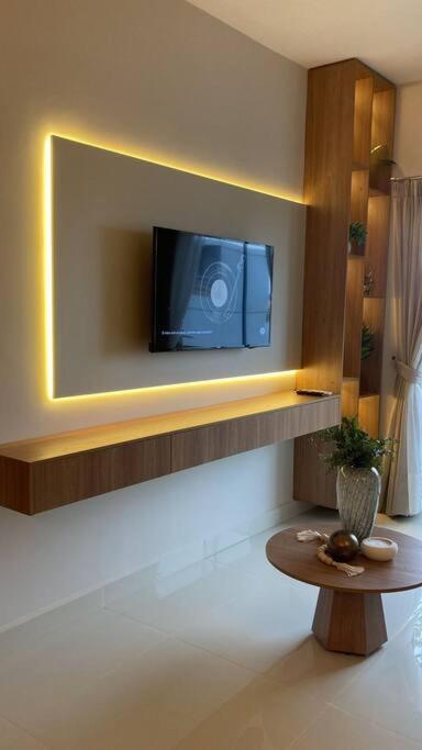 Urban Suite with Style and Views