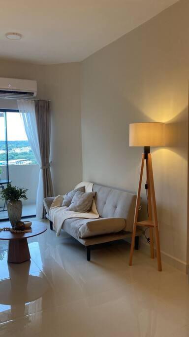 Urban Suite with Style and Views