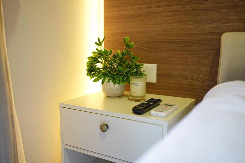 Urban Suite with Style and Views