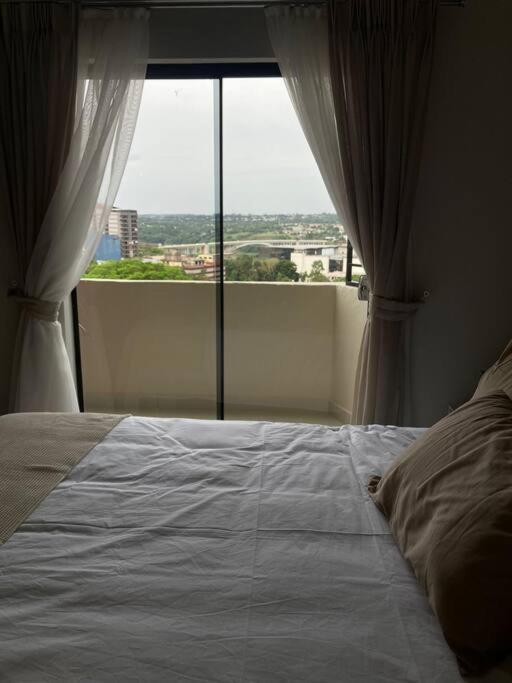 Urban Suite with Style and Views