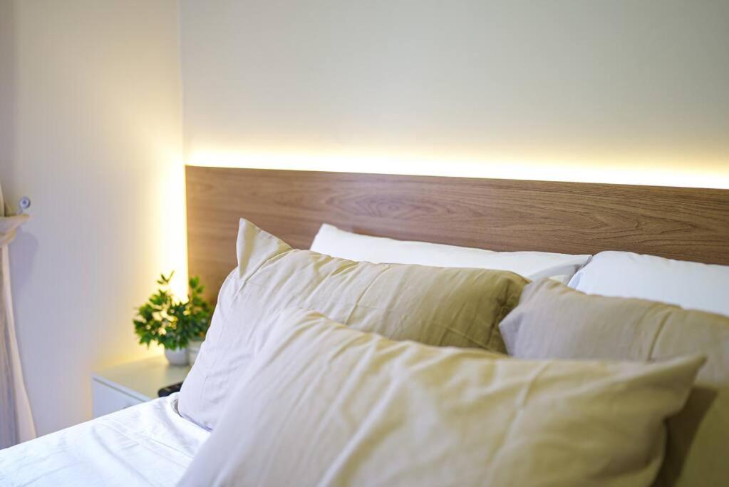 Urban Suite with Style and Views