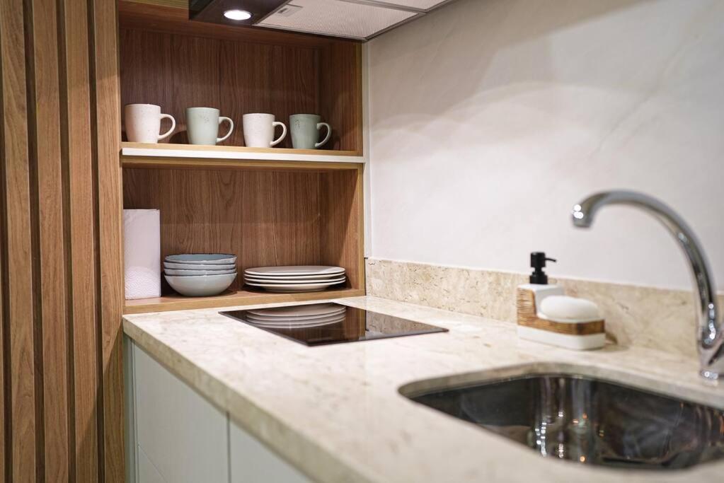 Urban Suite with Style and Views