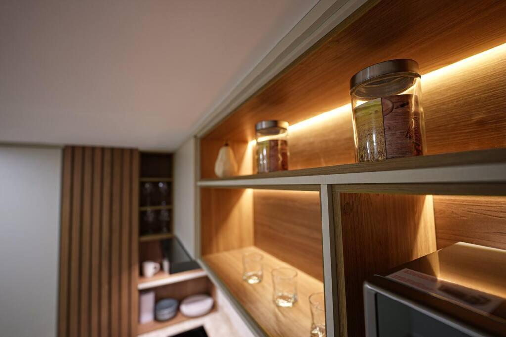 Urban Suite with Style and Views