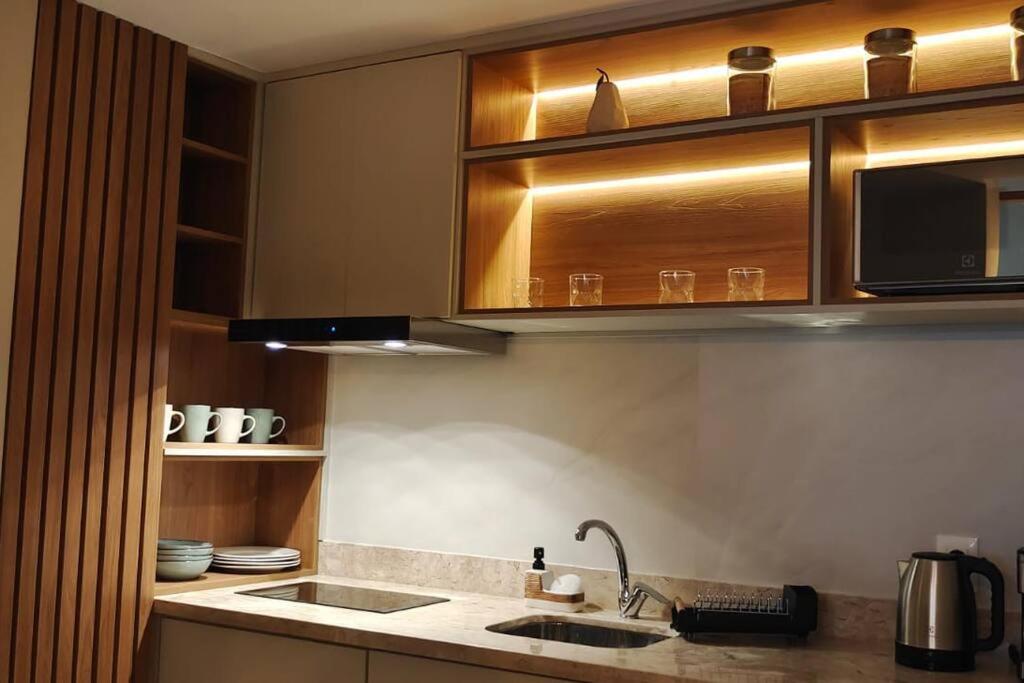 Urban Suite with Style and Views
