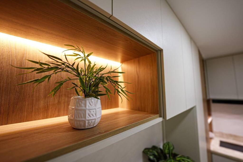Urban Suite with Style and Views