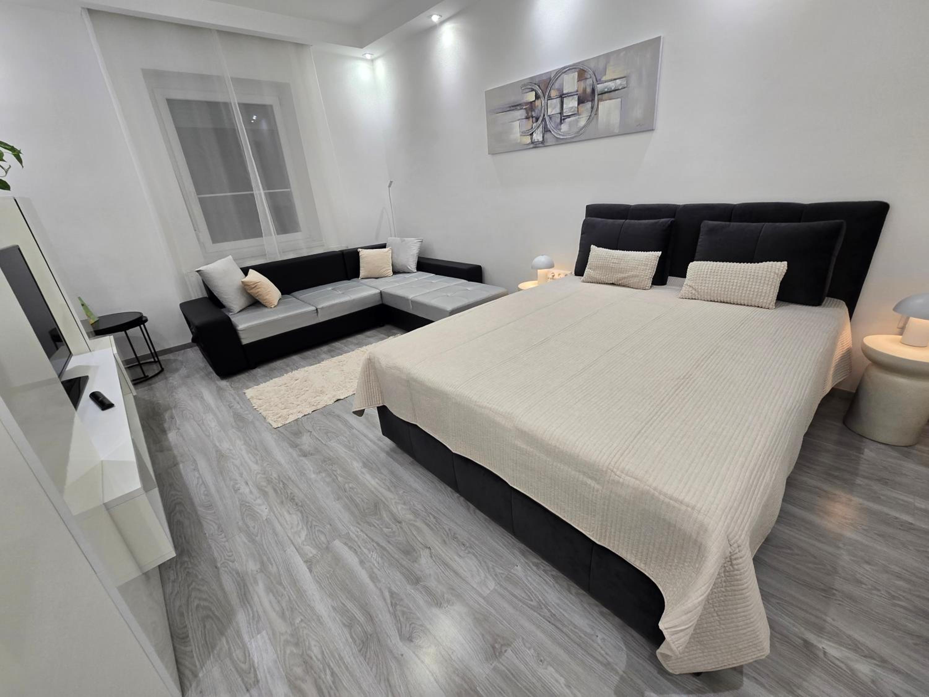 Hotel Martina apartman Békéscsaba - Image 1