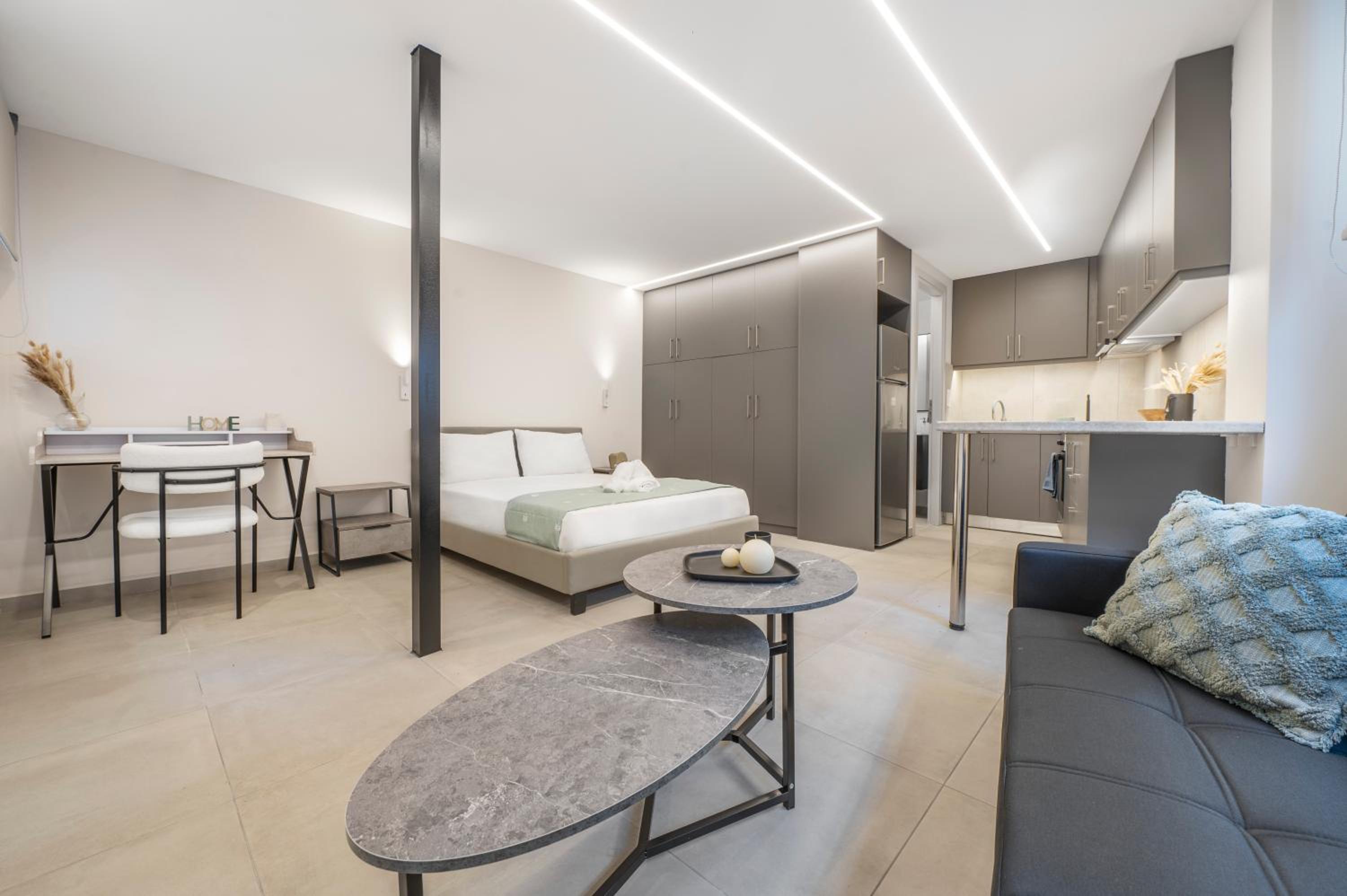 Oculus Kolonos Suites by Live&Travel