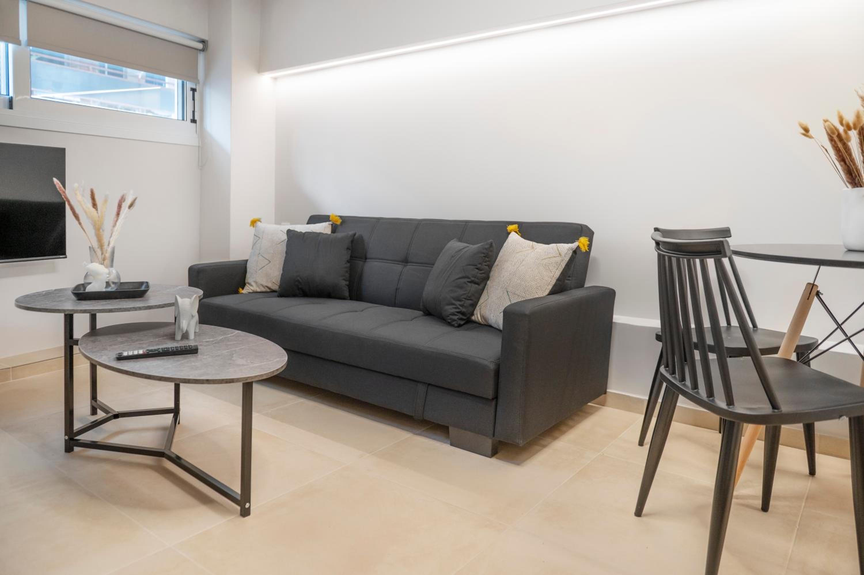 Oculus Kolonos Suites by Live&Travel
