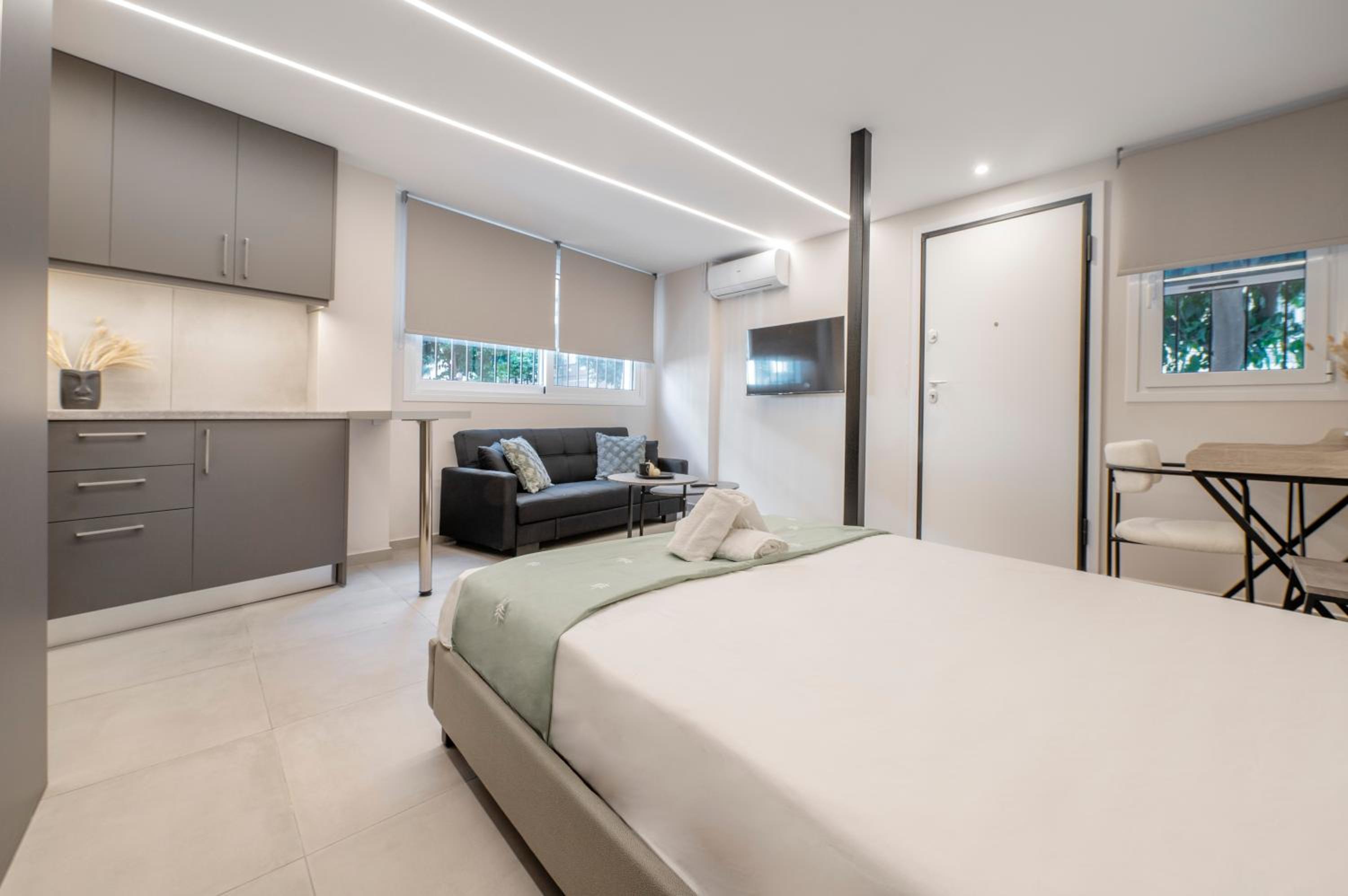Oculus Kolonos Suites by Live&Travel
