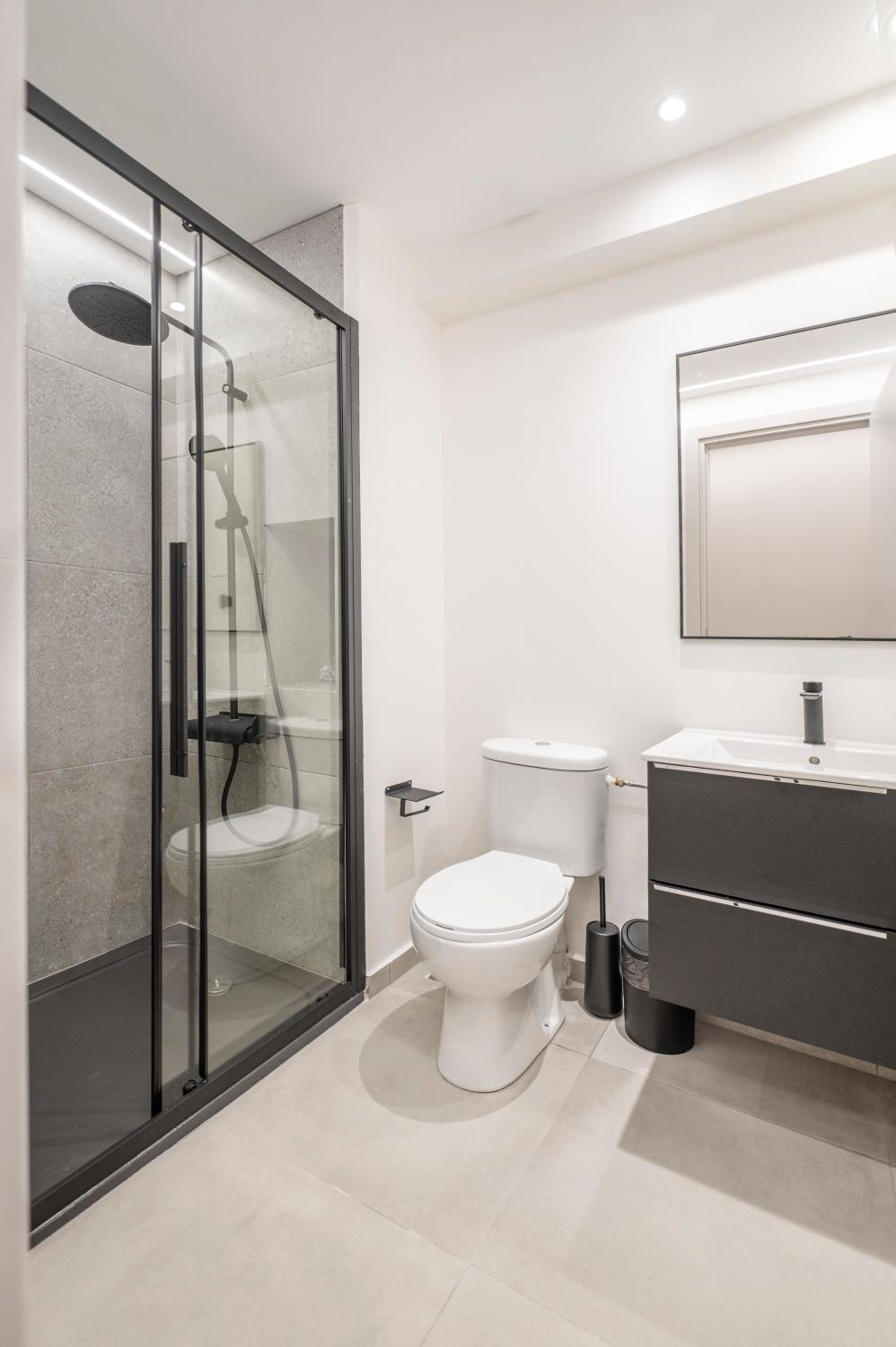 Oculus Kolonos Suites by Live&Travel