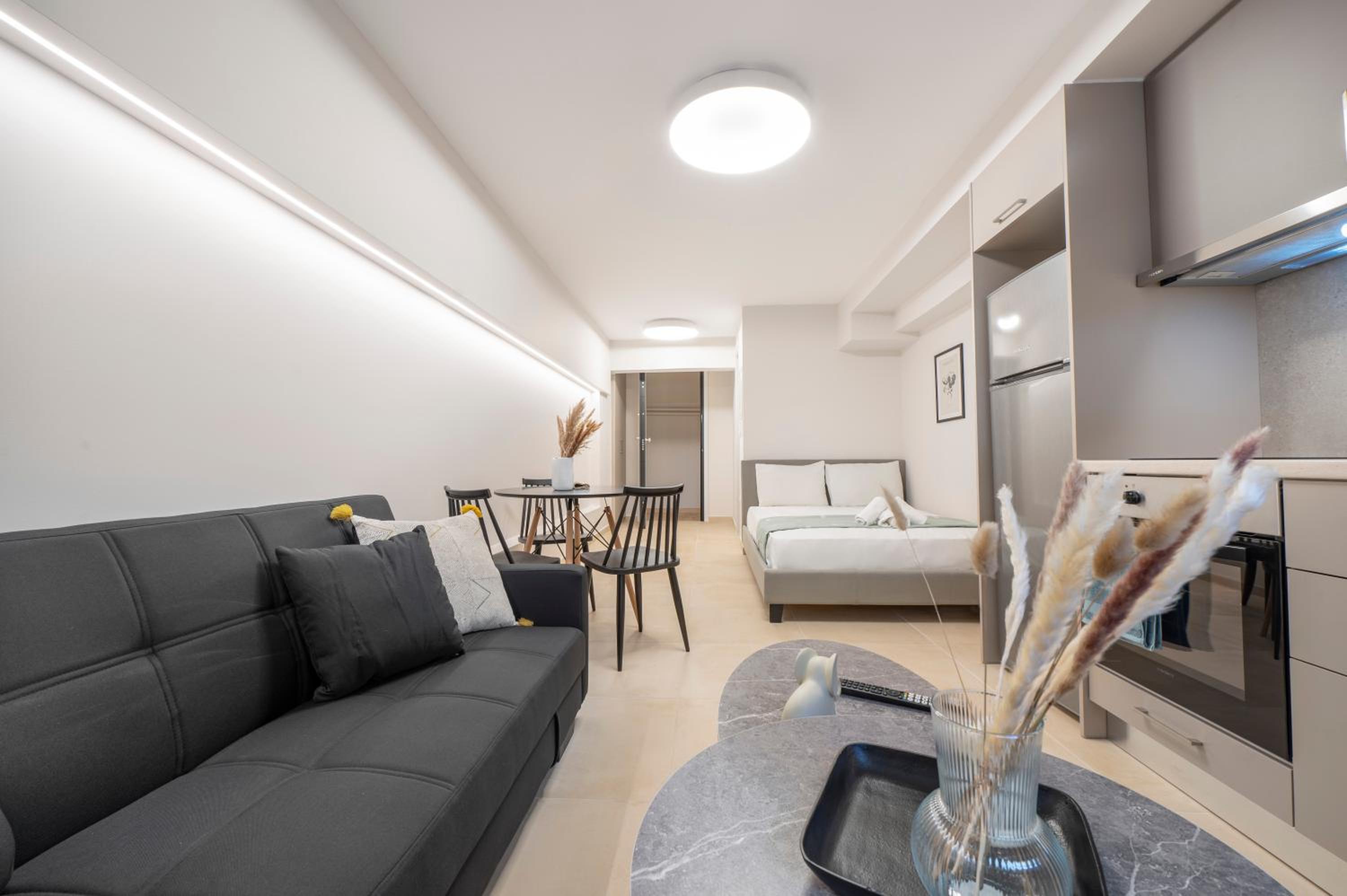 Oculus Kolonos Suites by Live&Travel