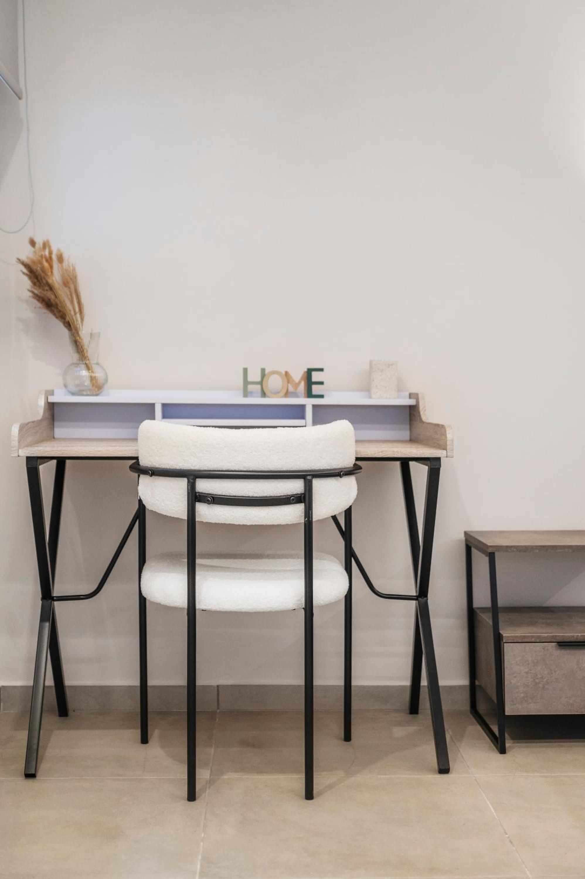 Oculus Kolonos Suites by Live&Travel