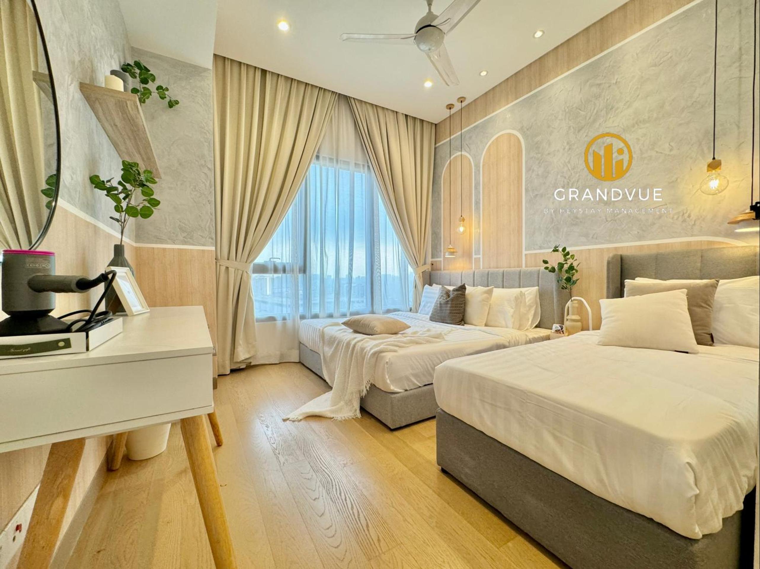 Lucentia BukitBintang KlccView InfinityPool By HeyStay Management