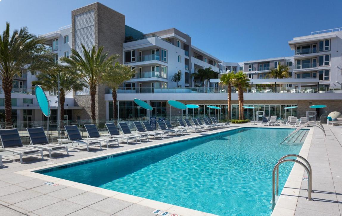 Blue Marlin 3BR Retreat With Marina View Pool