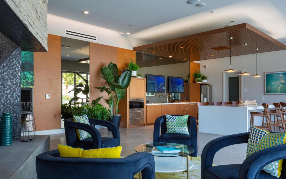 Blue Marlin 3BR Retreat With Marina View Pool