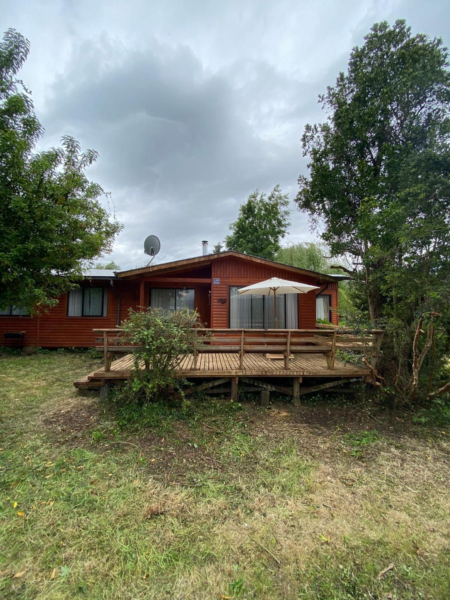 Casa familiar entre Lican Ray y Conaripe con acceso directo al lago Calafquen