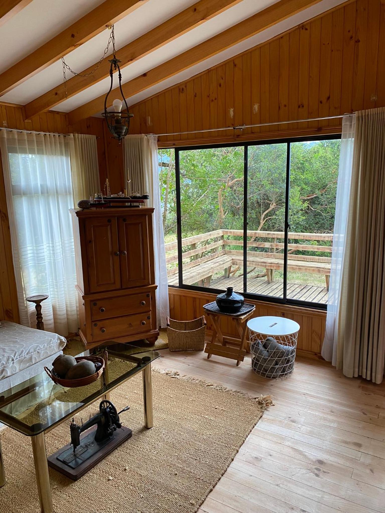 Casa familiar entre Lican Ray y Conaripe con acceso directo al lago Calafquen