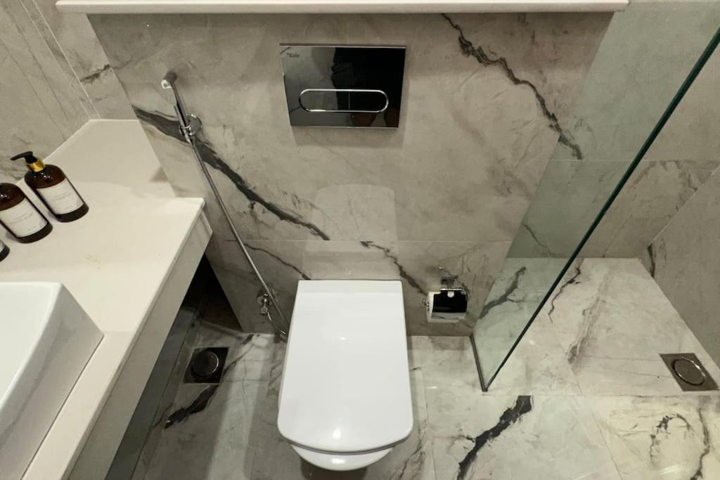 Self Check-in Smart Home 1 BHK Apt With Terrace in DHA 5