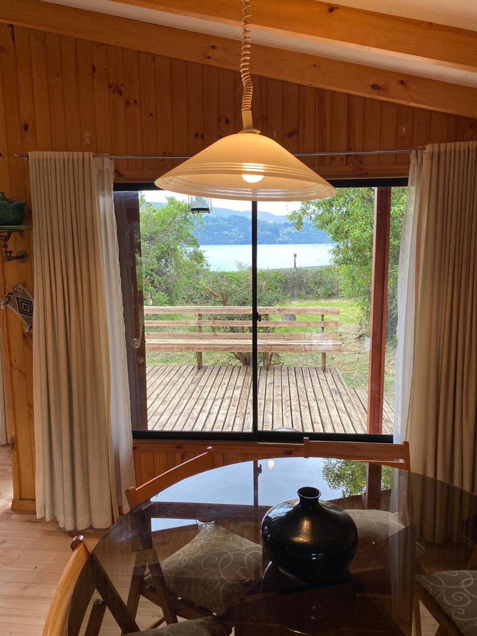 Casa familiar entre Lican Ray y Conaripe con acceso directo al lago Calafquen
