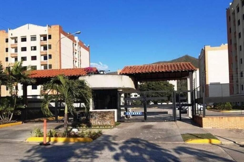 Apartamento El Viejo Rincon cerca de CC Sambil view 5
