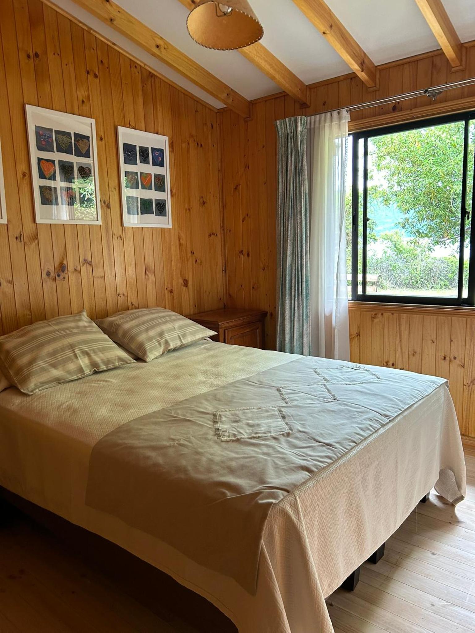 Casa familiar entre Lican Ray y Conaripe con acceso directo al lago Calafquen