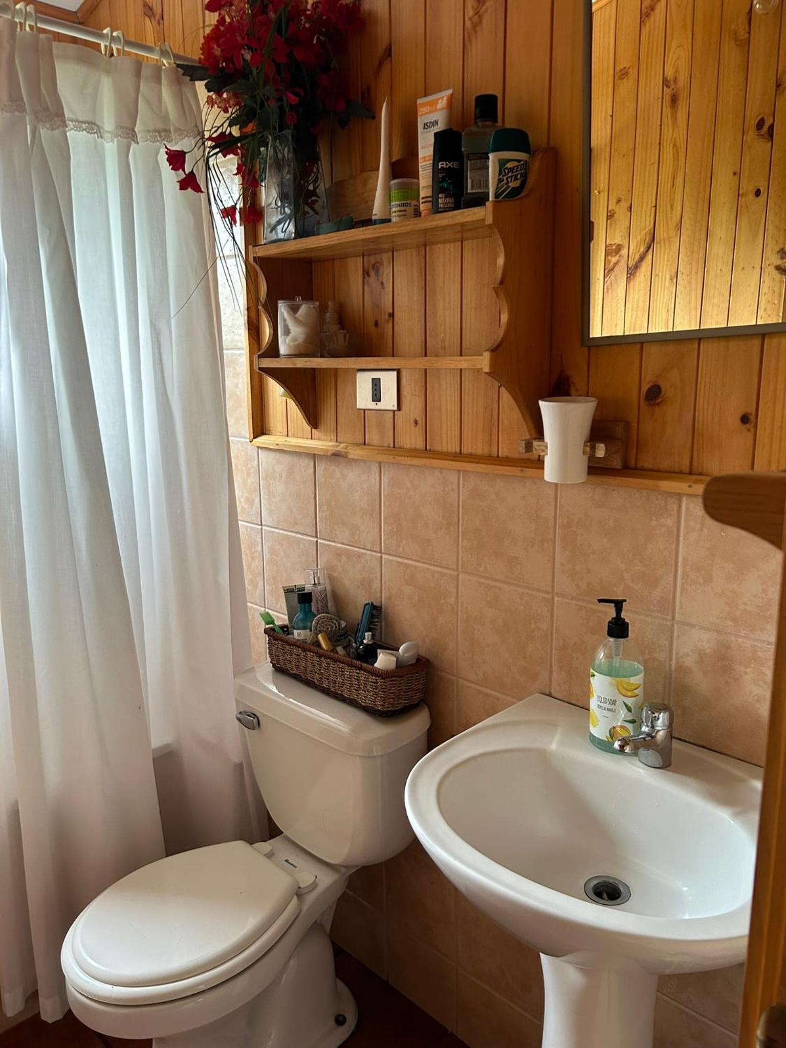 Casa familiar entre Lican Ray y Conaripe con acceso directo al lago Calafquen