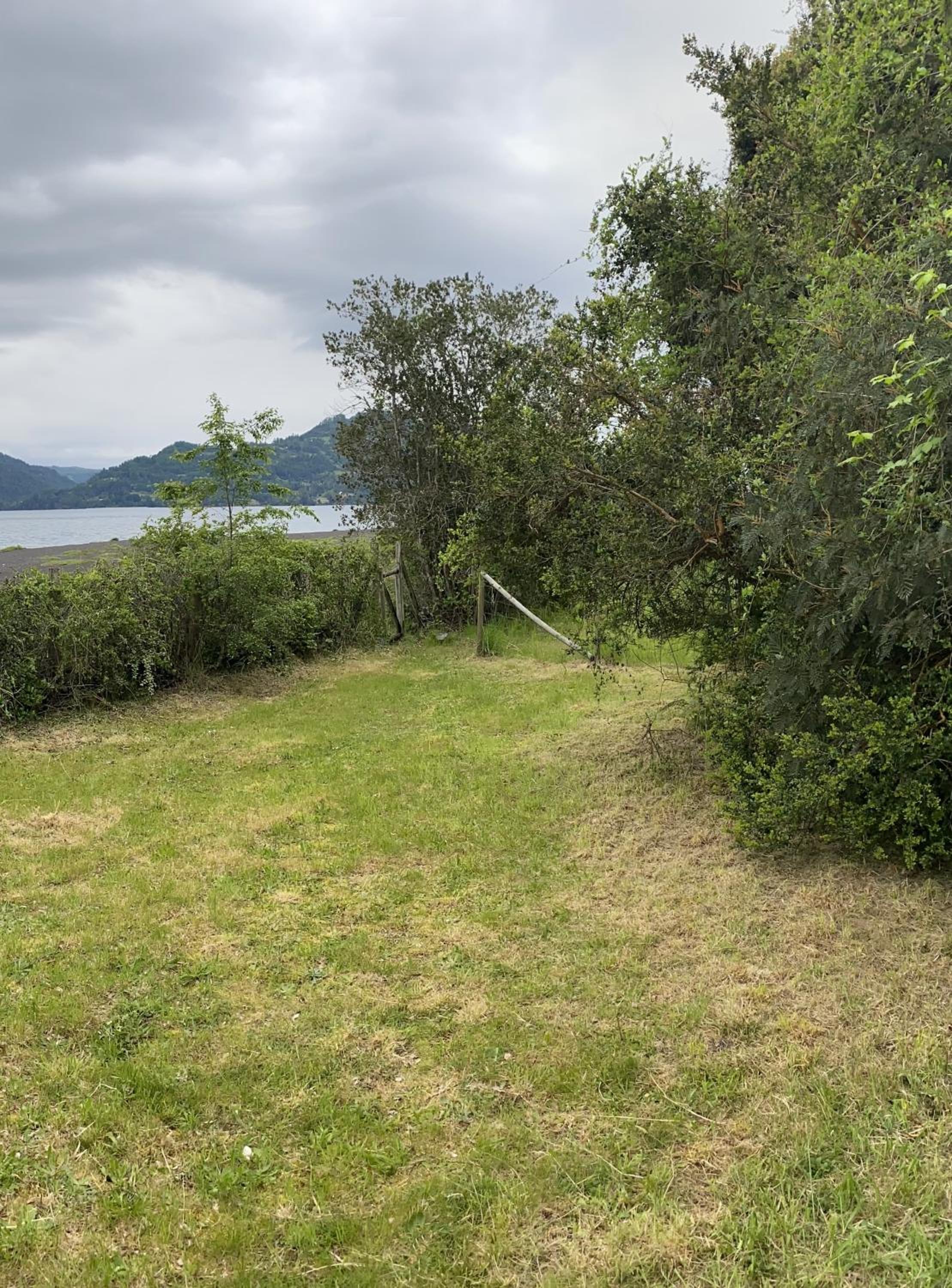Casa familiar entre Lican Ray y Conaripe con acceso directo al lago Calafquen
