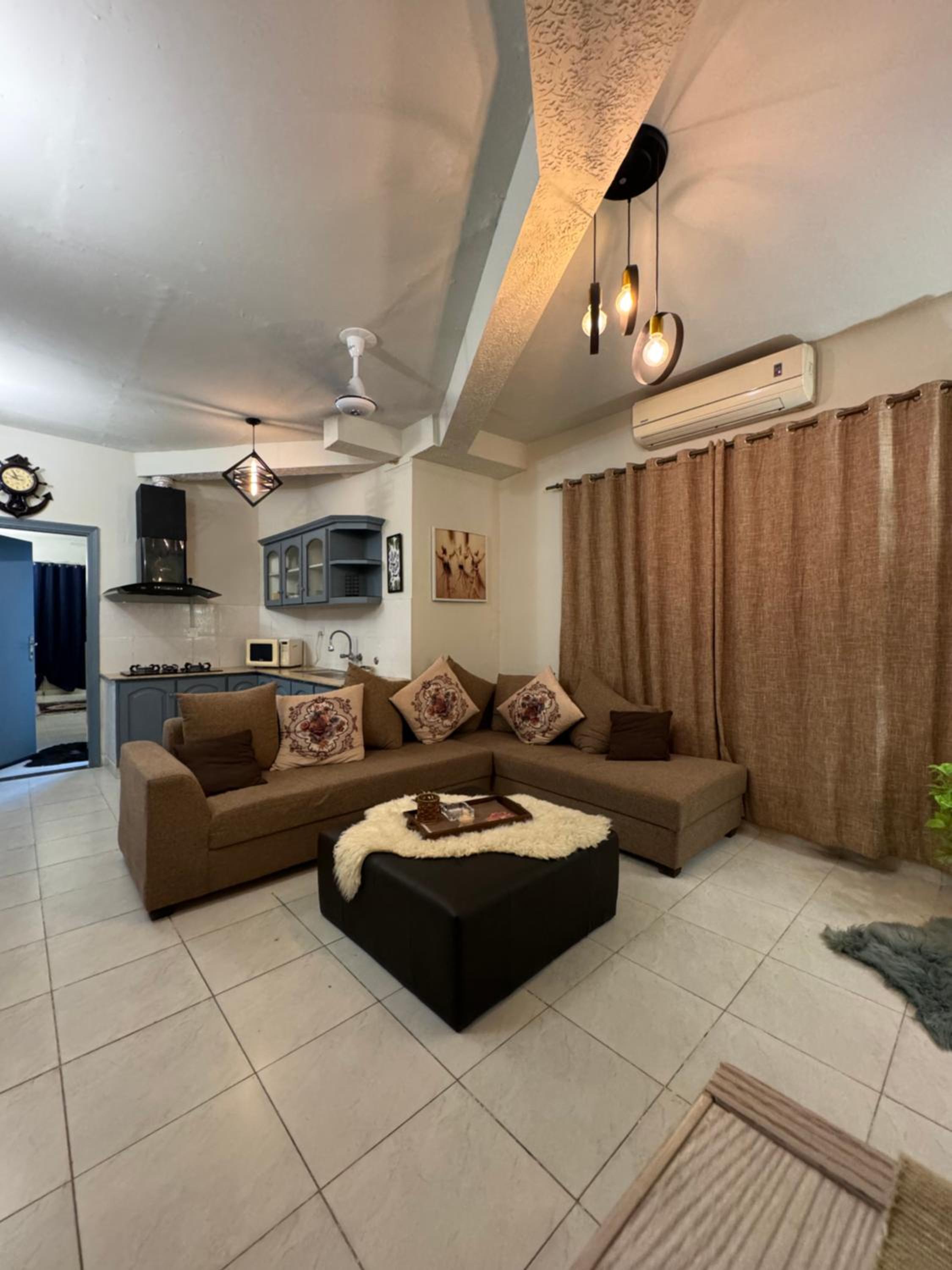 Luxury apartment in f11 view 4