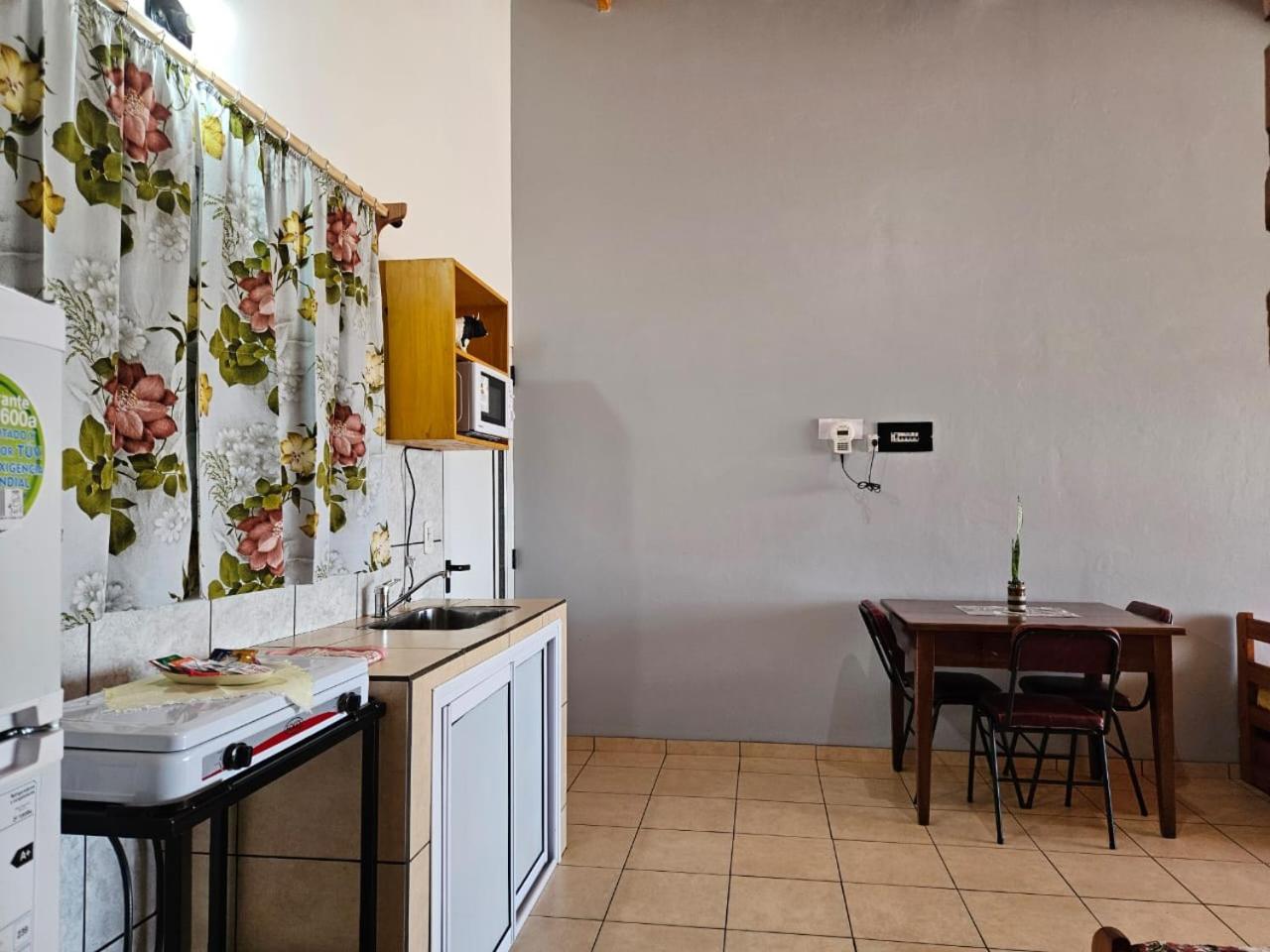 Hospedaje Línea León