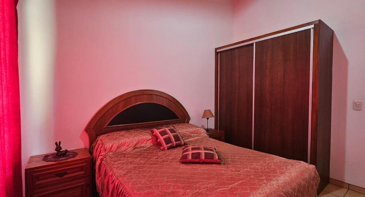 Hospedaje Línea León