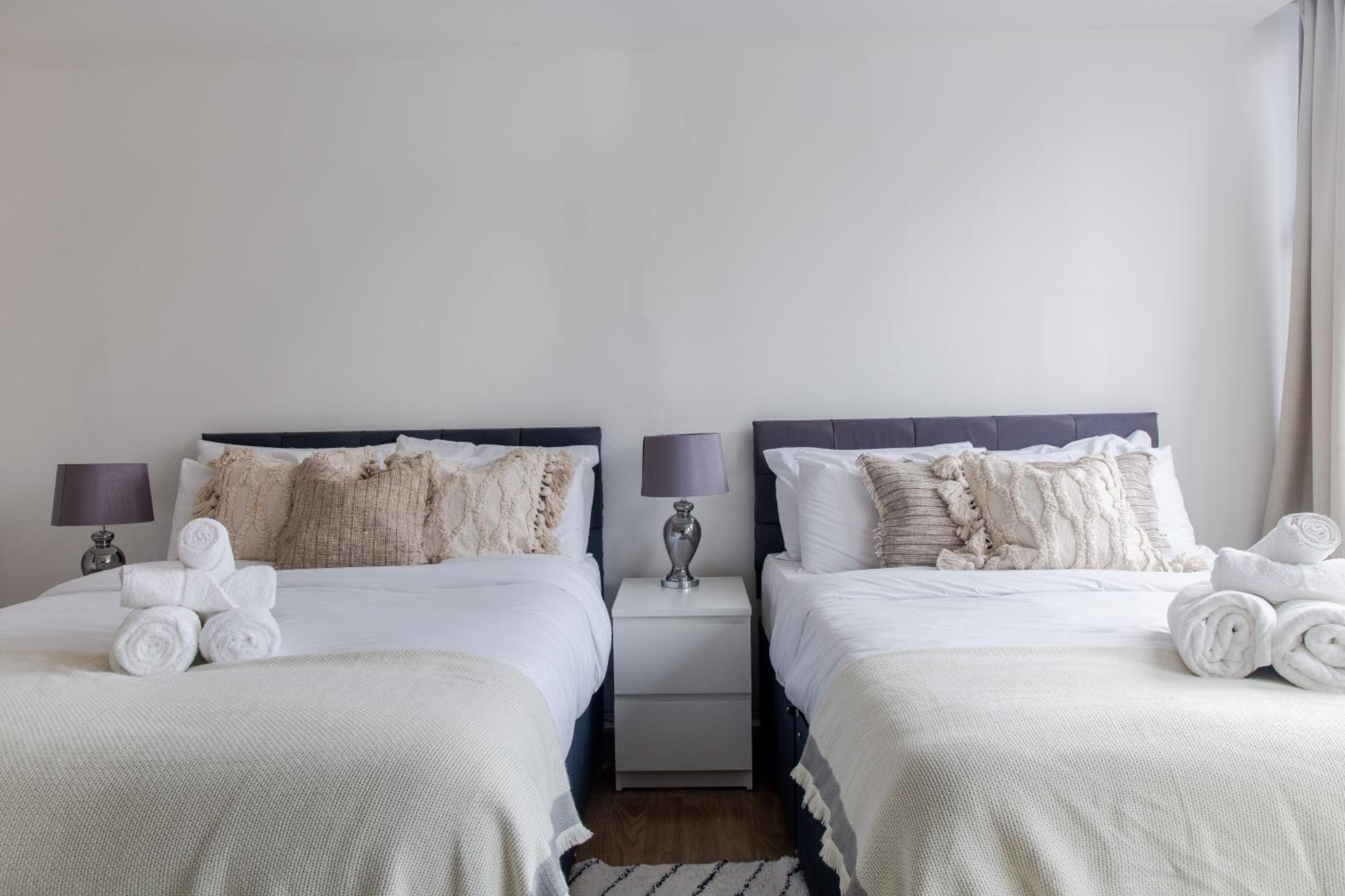 Huge Apartment On Oxford Street- Central London