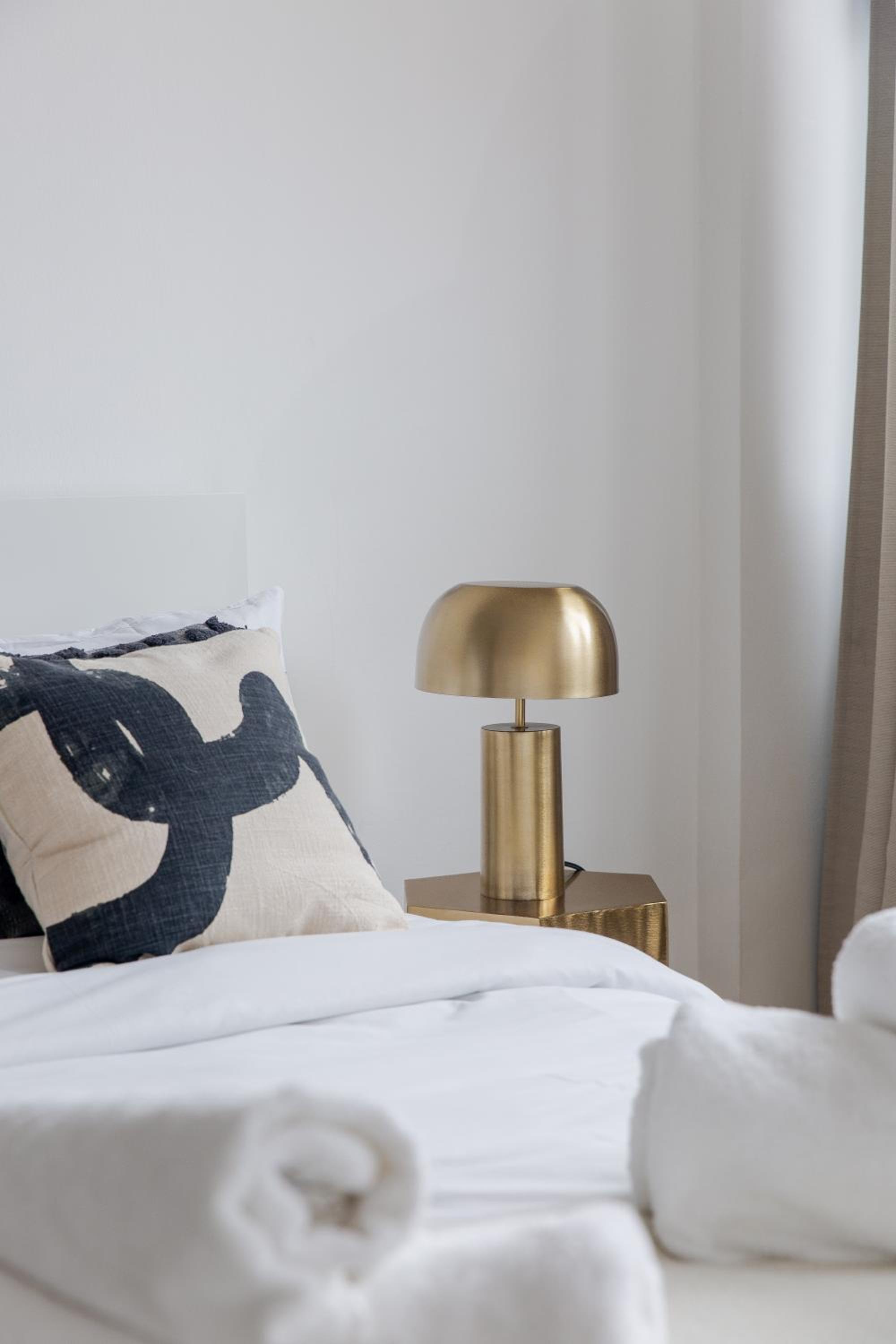 Huge Apartment On Oxford Street- Central London