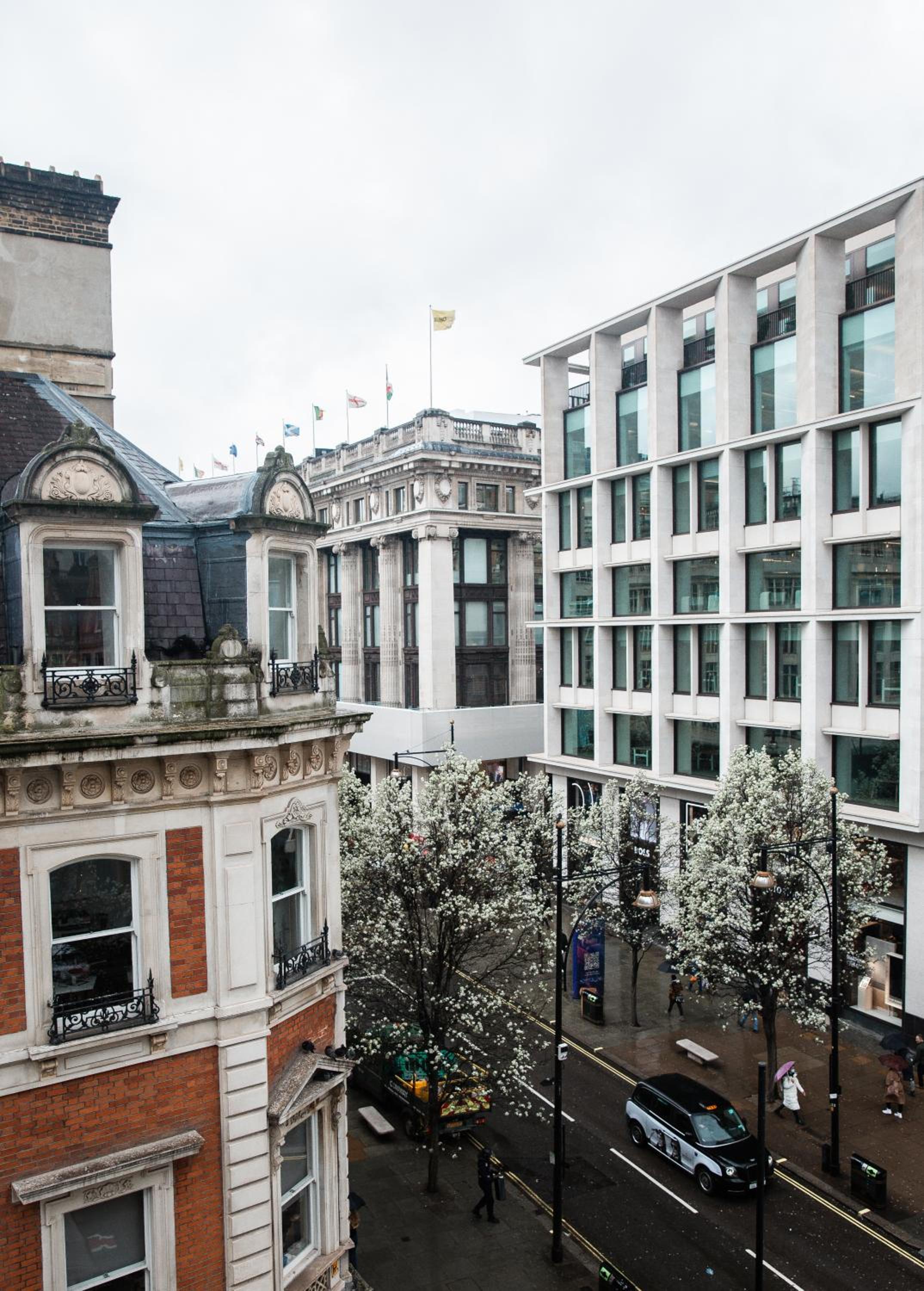 Huge Apartment On Oxford Street- Central London
