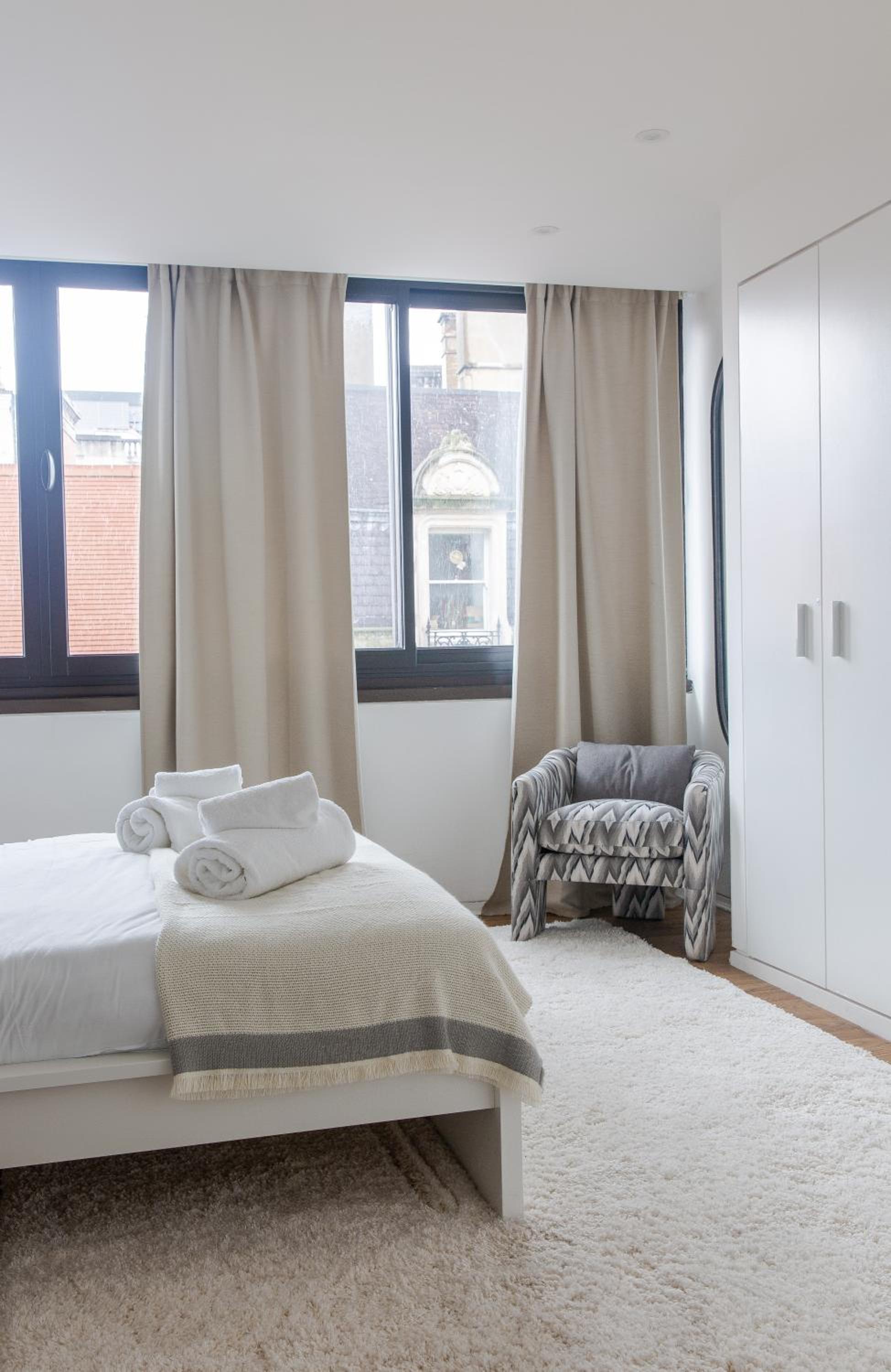 Huge Apartment On Oxford Street- Central London