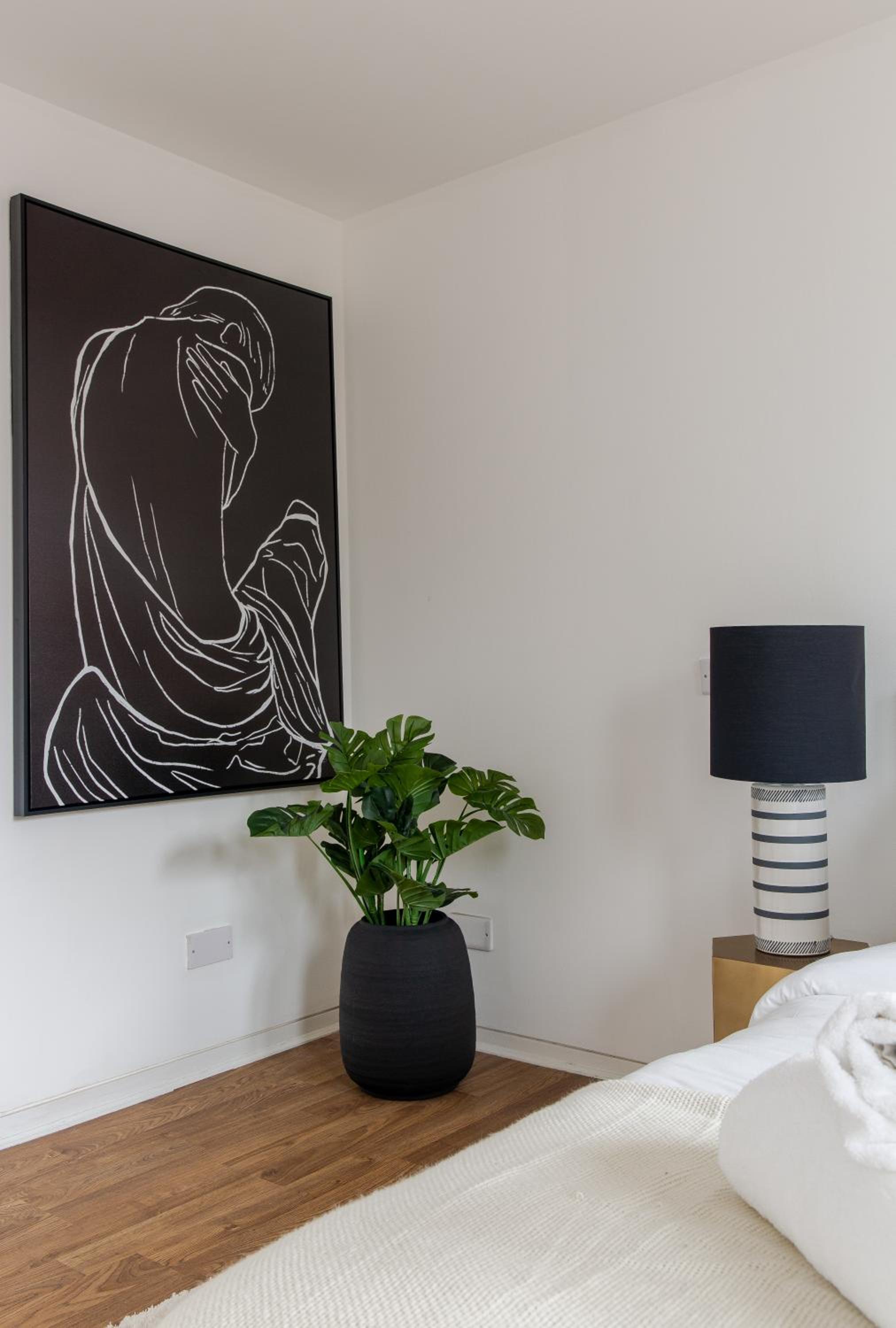 Huge Apartment On Oxford Street- Central London