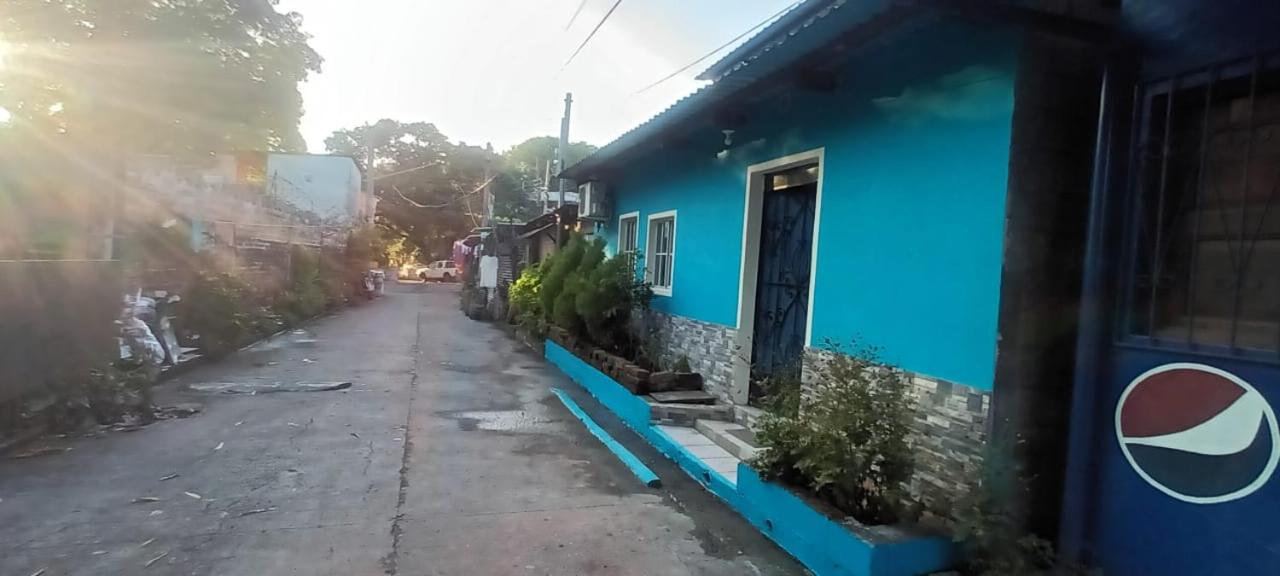 Hostal Paradise blue