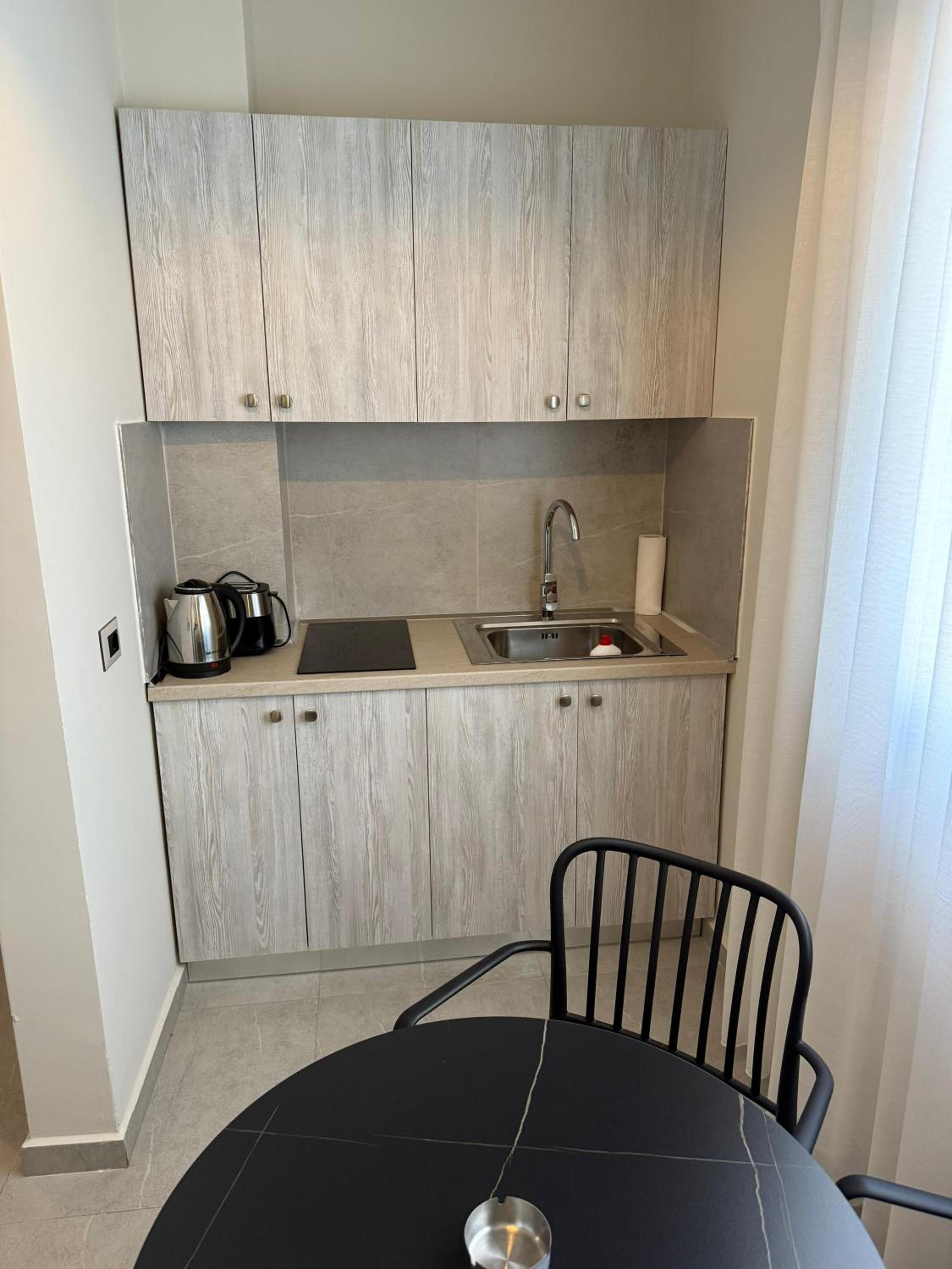 STAY-FIVE Modern Central Studios Self Check-in & Fast Wi-Fi